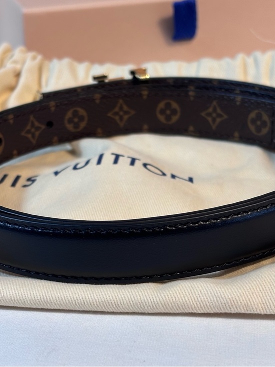 Beautiful Louis Vuitton Reversible Black Belt main image 4